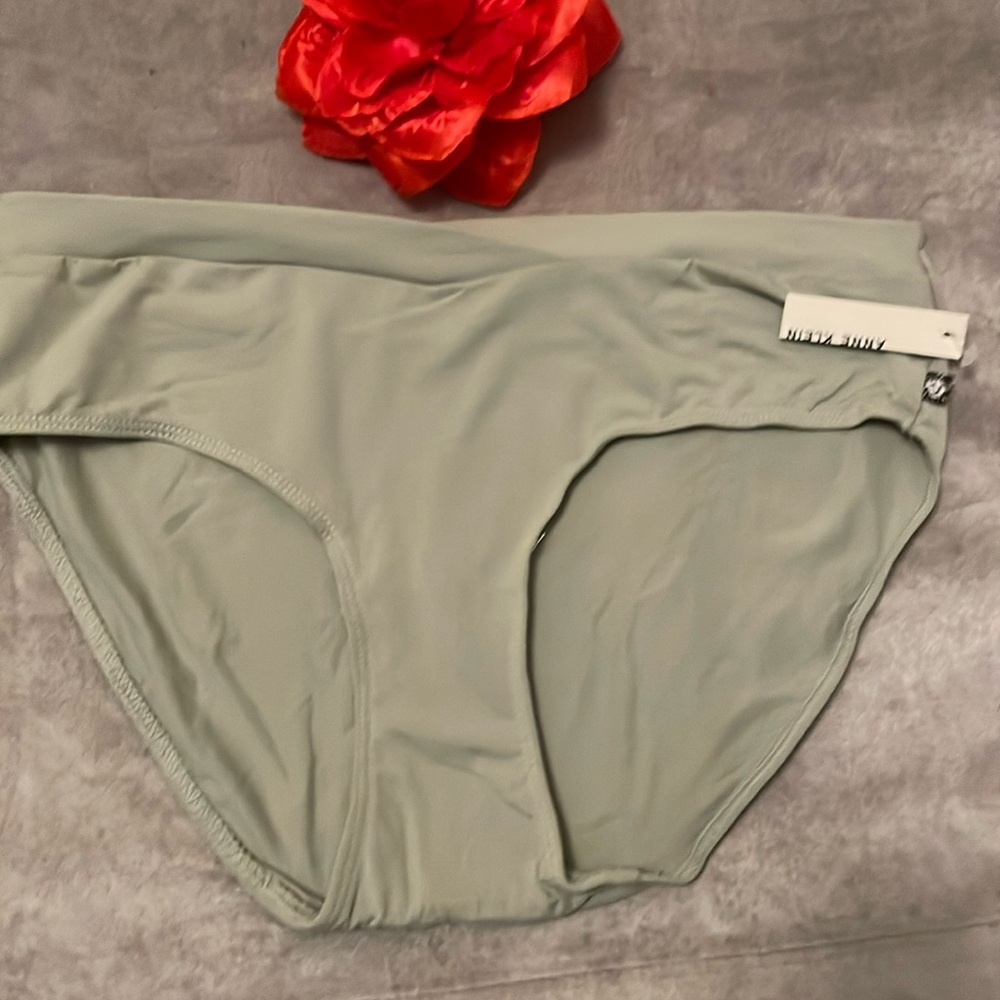 Anne Klein  Hipsters Panty - Size M